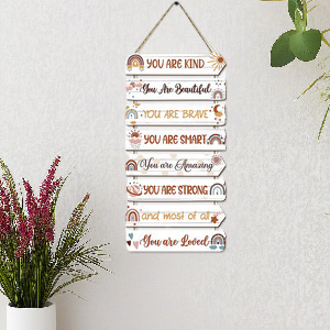 Rainbow Wooden Hanging Sign In - Baby Nursery Quotes のレビューと価格