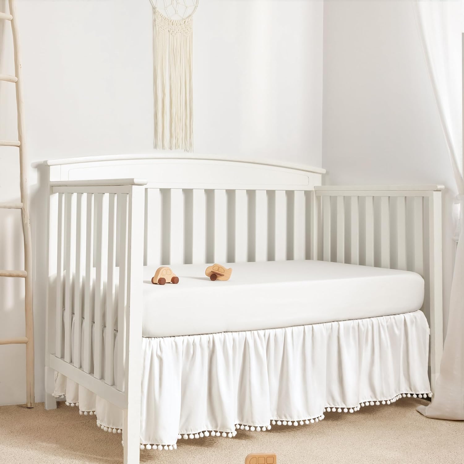 Baby Crib Skirt with Ruffles a - Baby Nursery Images のレビューと価格